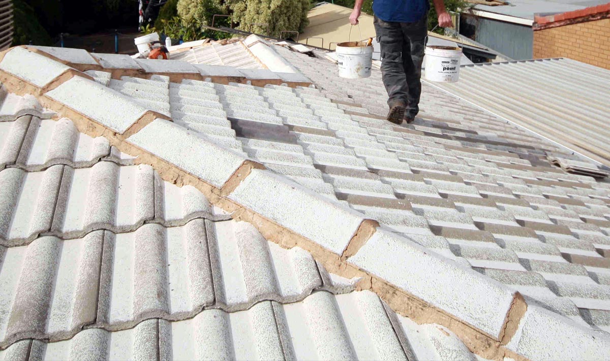 Ridge capping with roof tiles